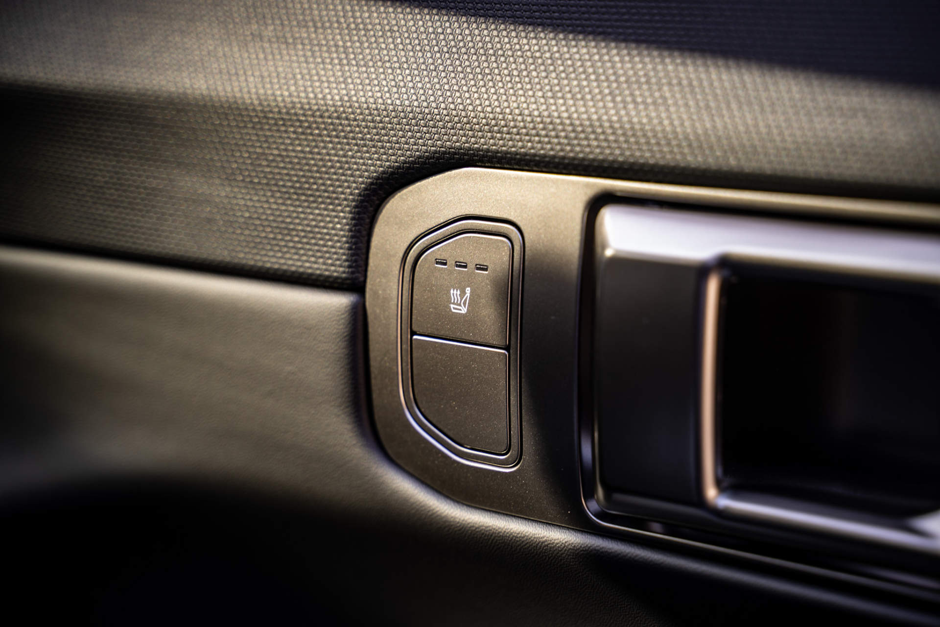 Essai Kia Ev4 Bouton Sieges Chauffants