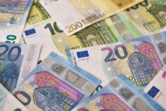 Interpol Argent Saisi Vol Escrocs