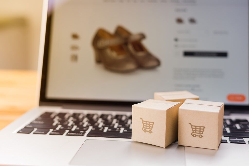 Online Shopping Paper Cartons Or Parcel With A Shopping Cart L